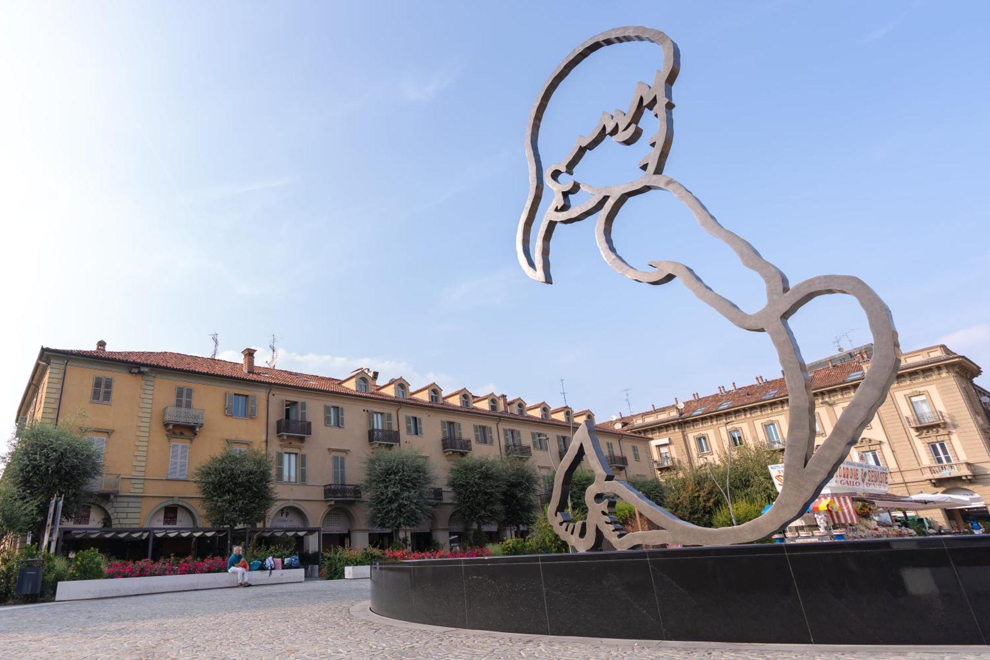 Piazza Michele Ferrero - Sulla Piazza Centrale Alba  Extérieur photo